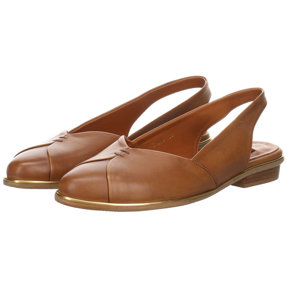 Everybody Berry Slingpumps