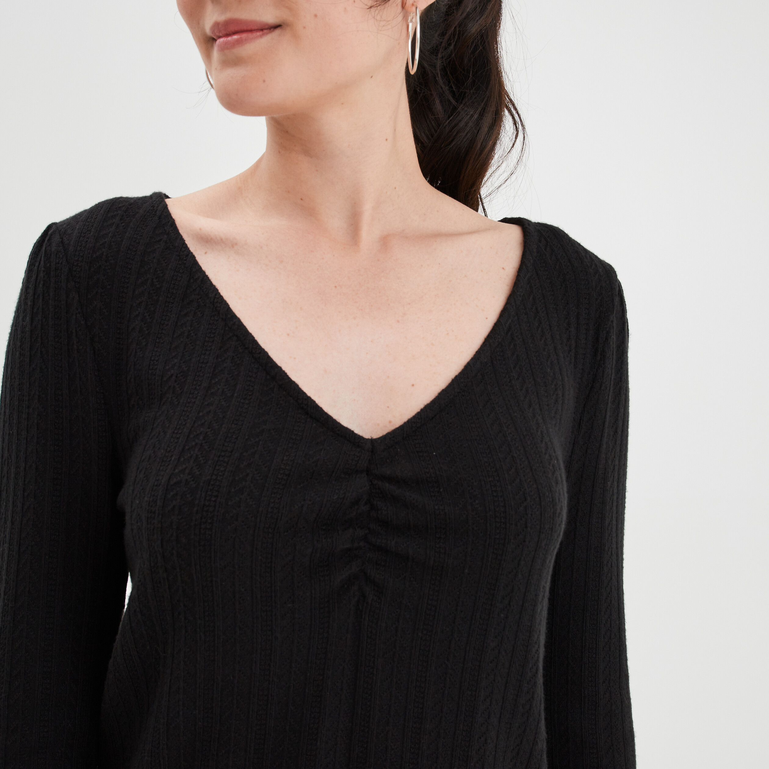 T-shirt ajusté froncé col en V noir femme | La Halle