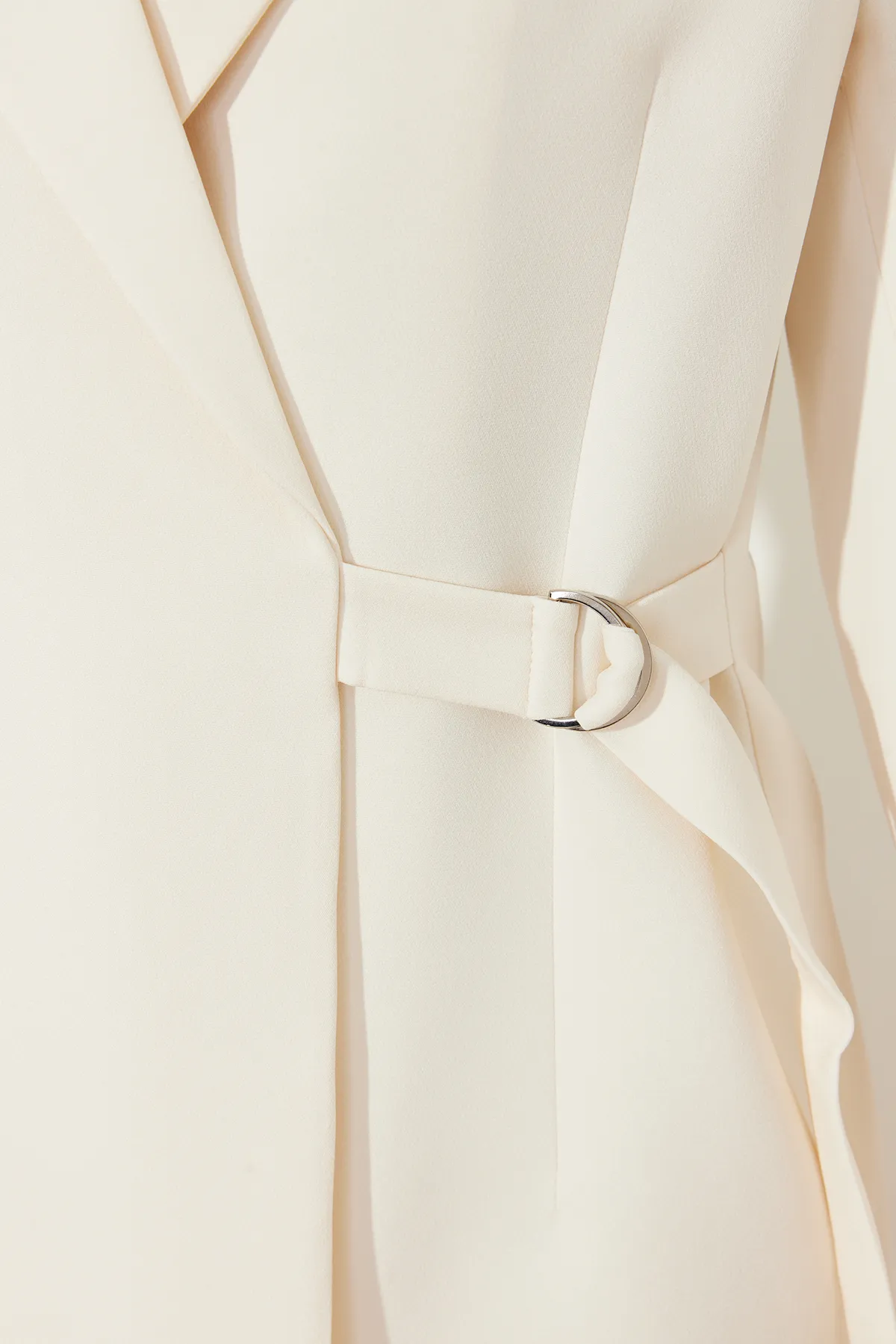 Trendyol Collection  Stone Woven Accessoire Detaillierte reguläre Blazerjacke TWOSS24BC00012