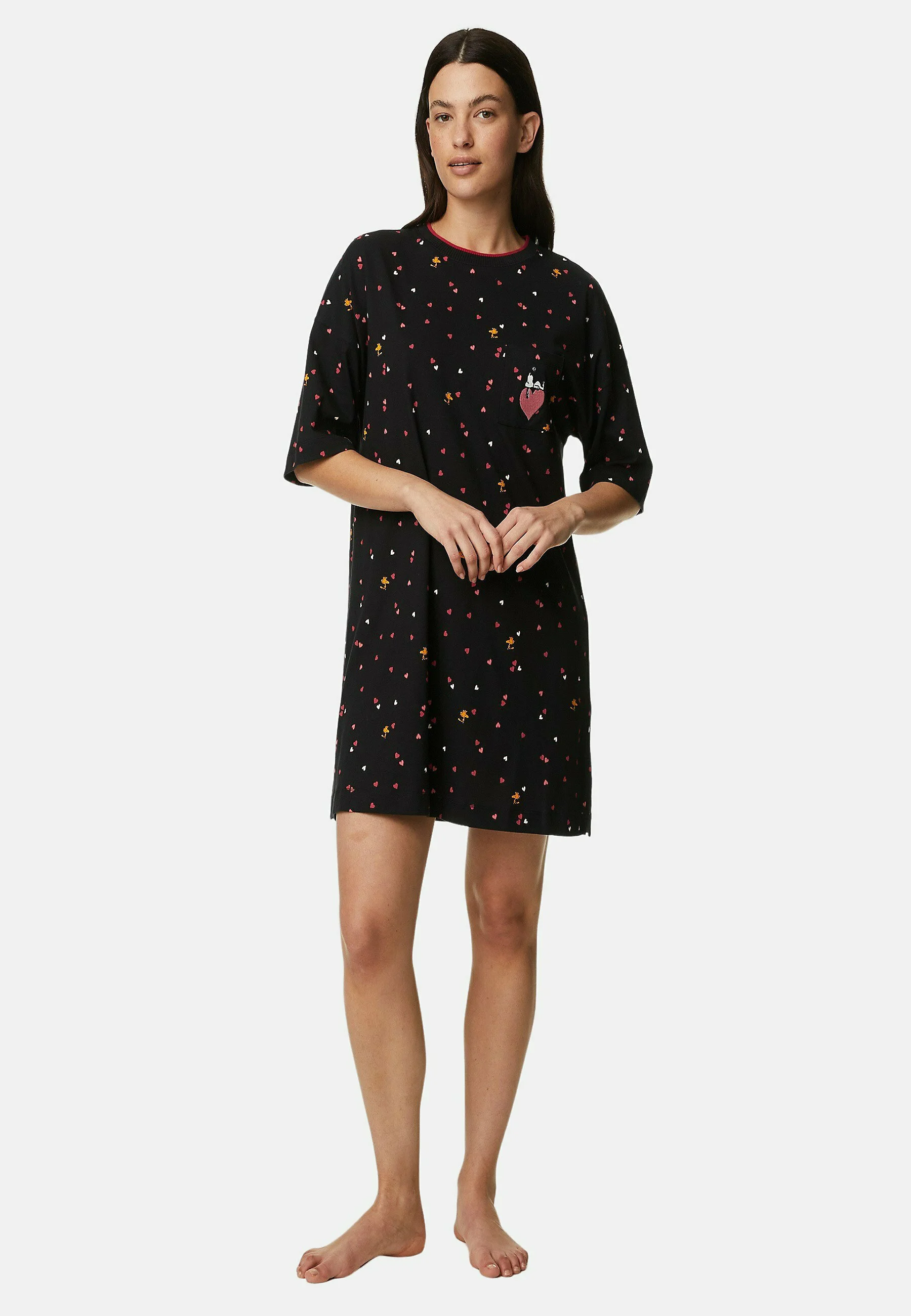 Camisón con estampado de corazones de SNOOPY™ de Marks & Spencer