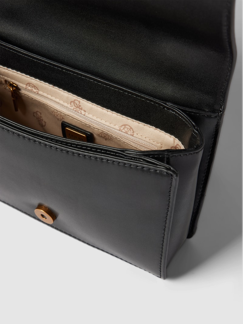 Handtasche mit Schulterriemen in metallic Modell  'ABEY' in schwarz
