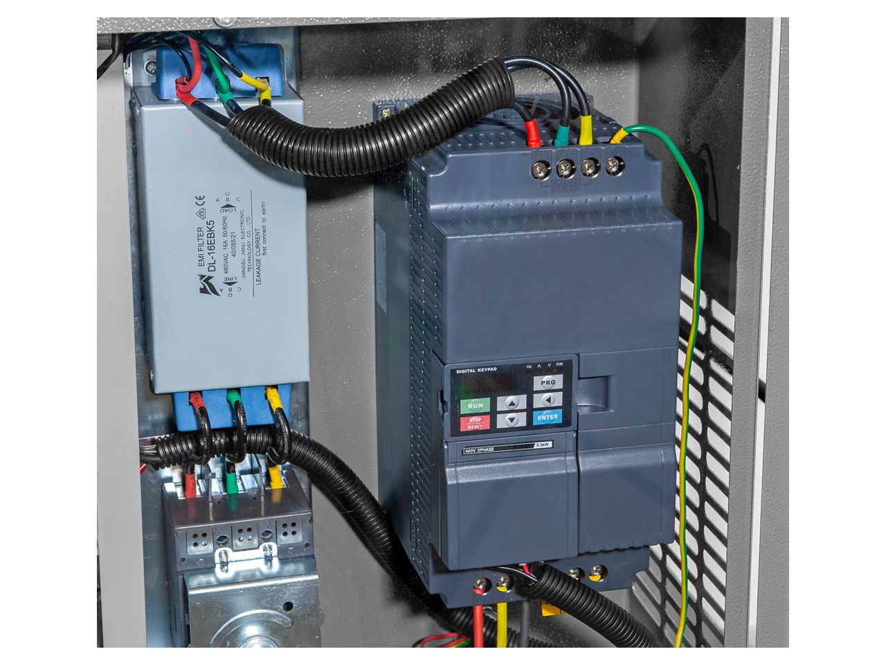 Airpress 369957-IVR Schroefcompressor APS 7.5 IVR Combi Dry X 10 bar 7.5 pk/5.5 kW 290-690 l/min 200 l