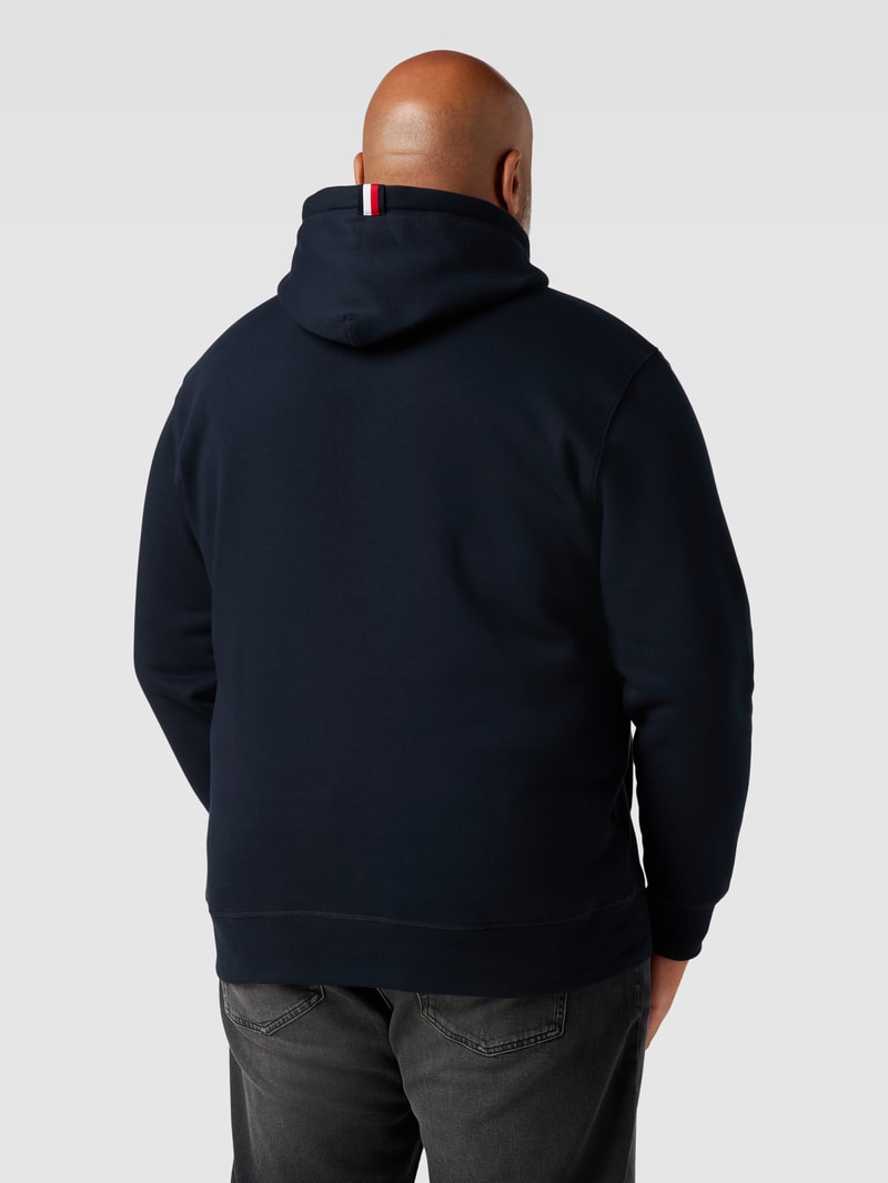 PLUS SIZE Hoodie mit Label-Stitching Modell 'BILLY' in marineblau