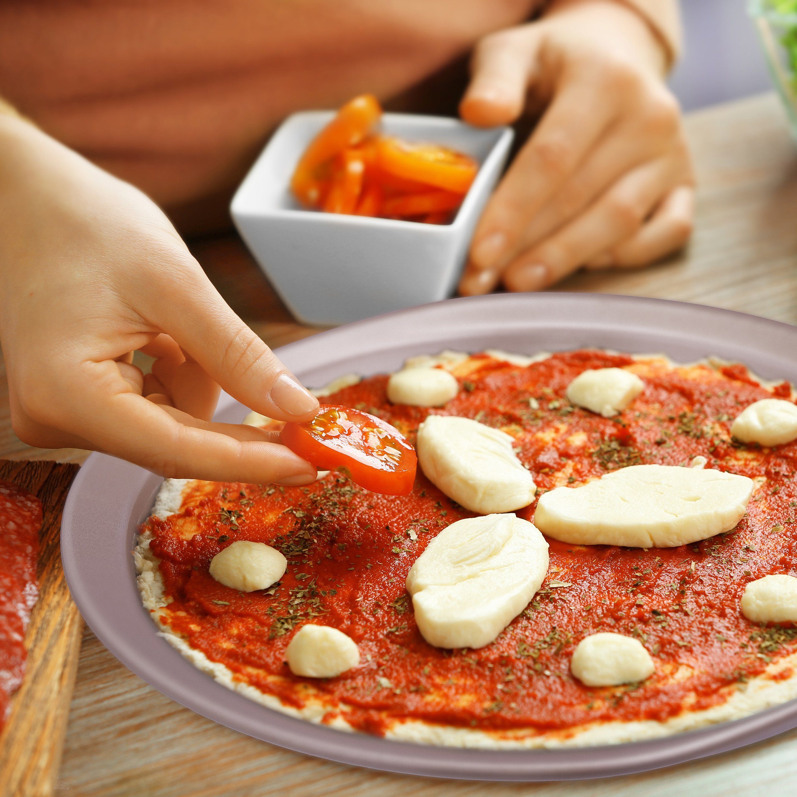 relaxdays Pizzablech Knusper Pizzablech im 2er Set, Stahl