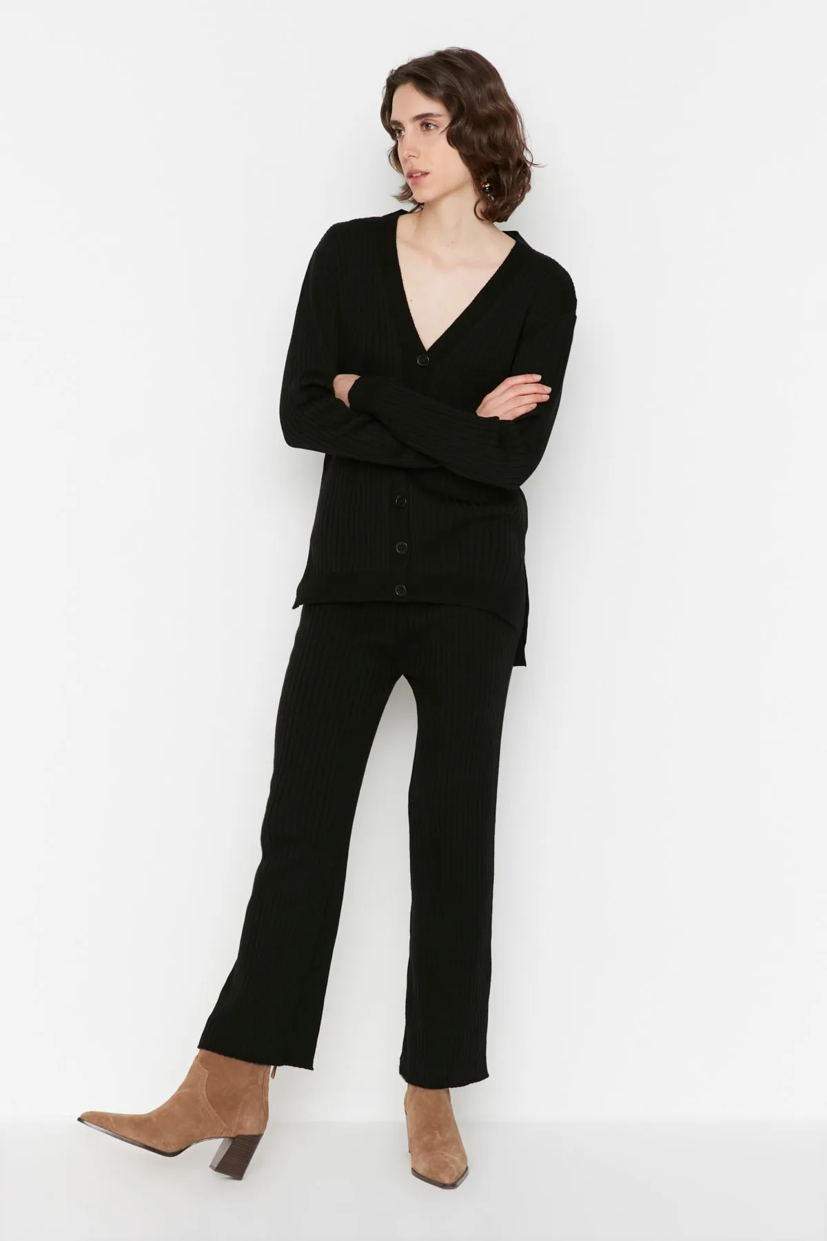 Trendyol Collection  Schwarzes Strickoberteil und -unterteil mit Knöpfen TWOAW22AU0060