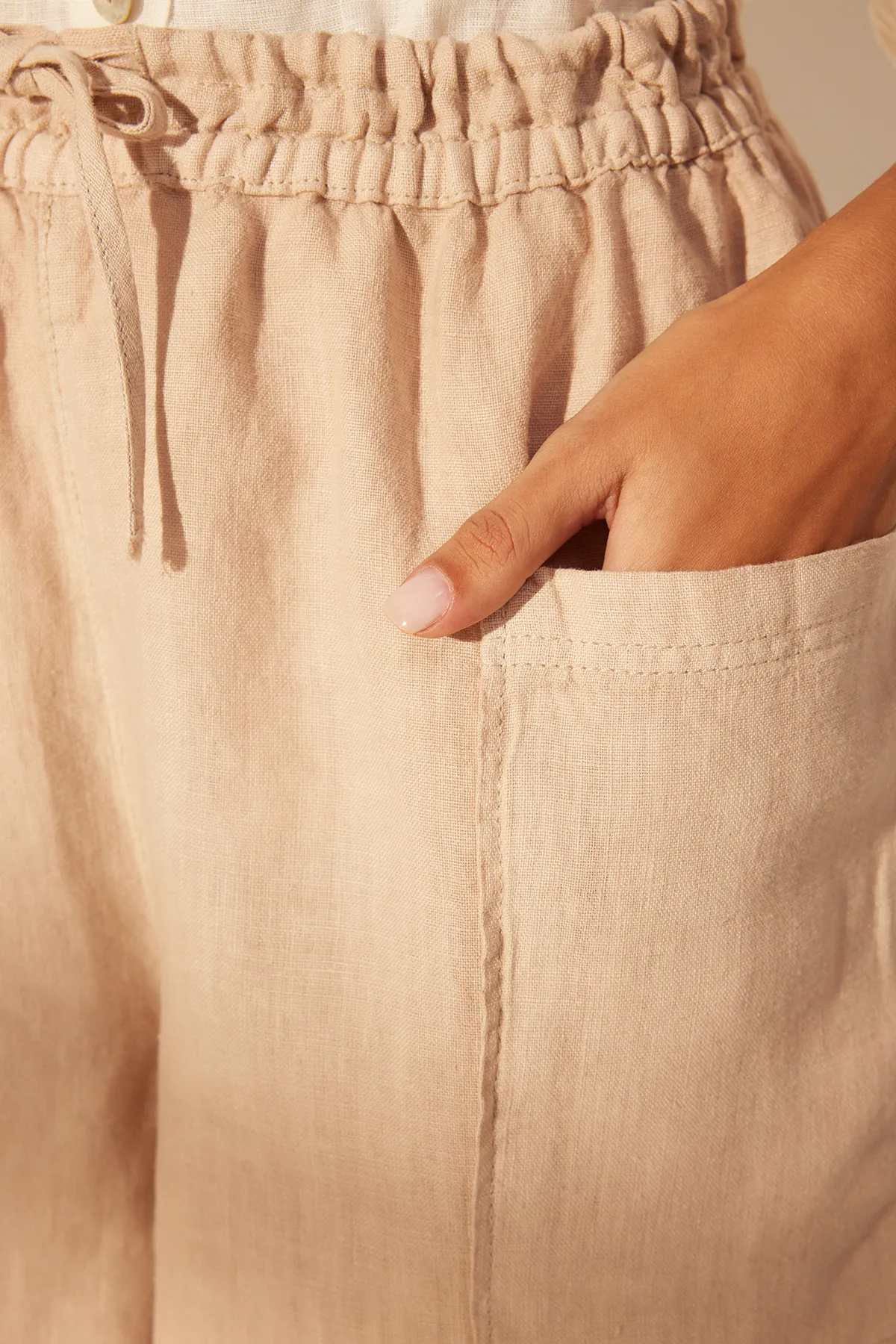 Trendyol Collection  Shorts - Beige - Hoher Bund