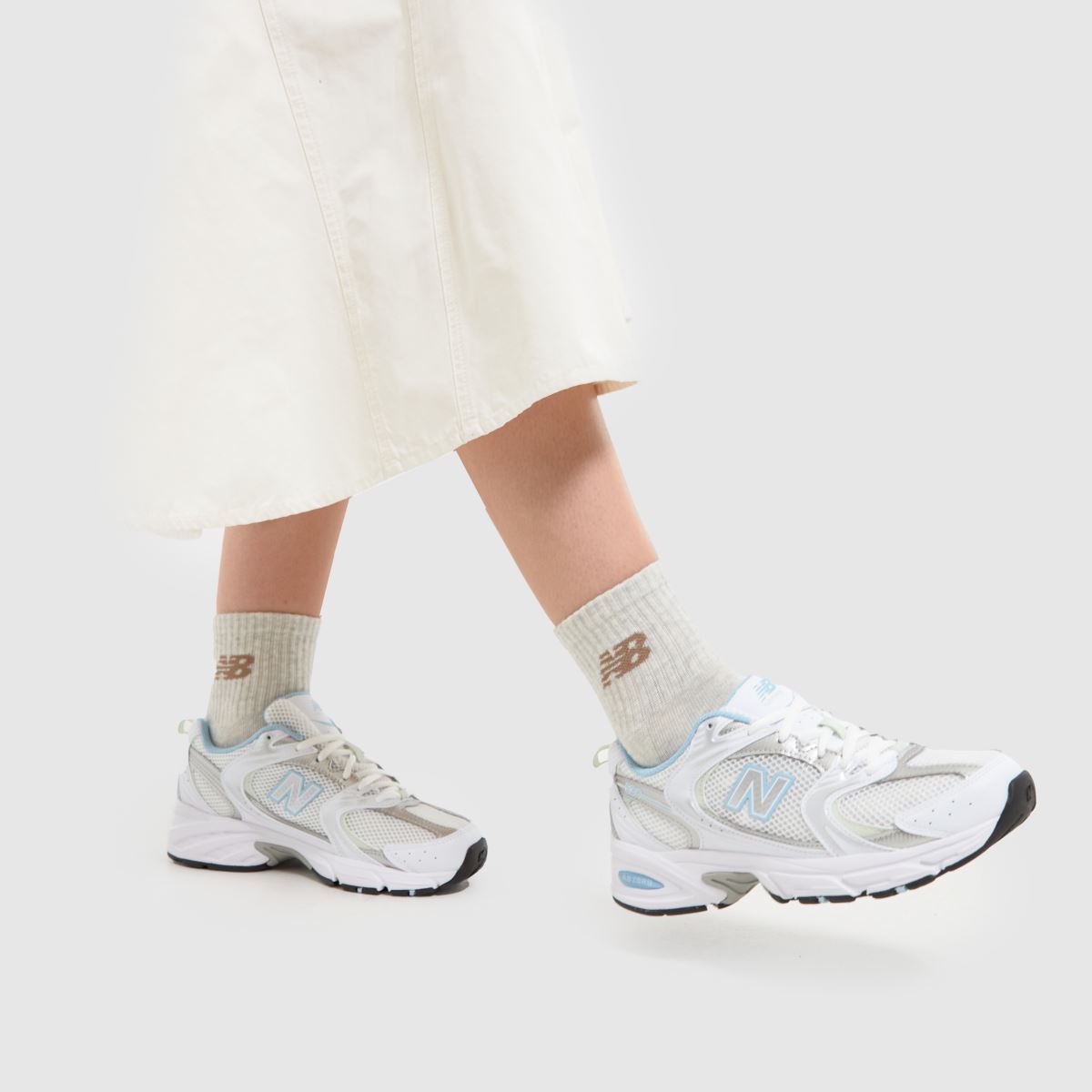 New Balance 530 träningsskor i vitt och blått