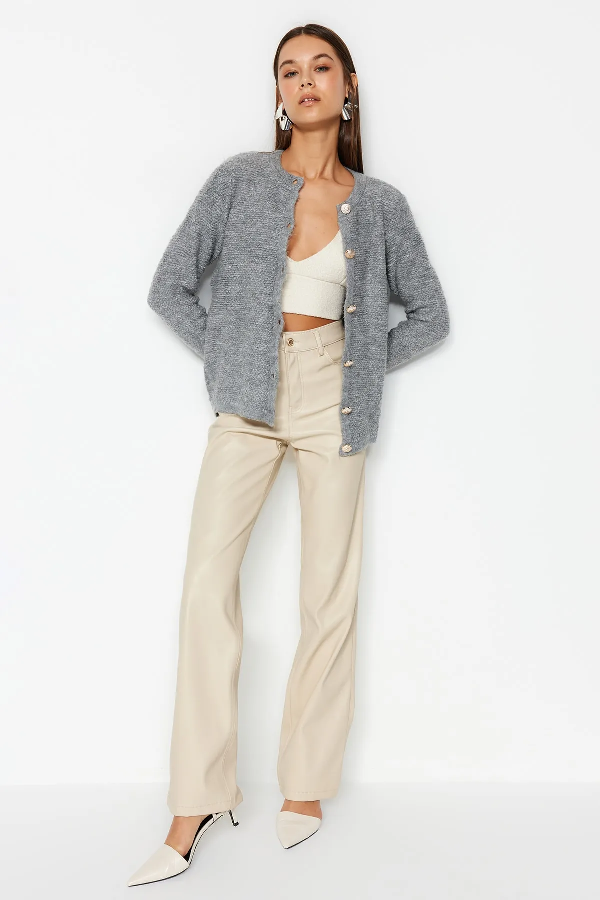 Trendyol Collection  Grauer, weich strukturierter Strick-Cardigan mit Accessoires TWOAW24HI00039