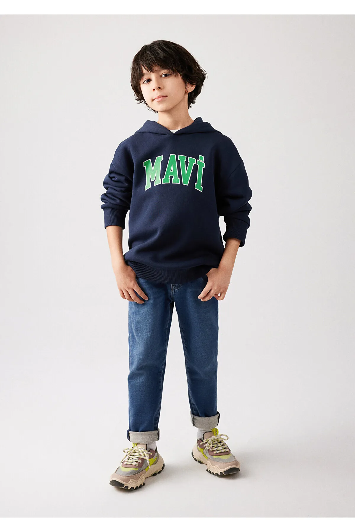 Mavi  Marineblaues Kapuzen-Sweatshirt mit Logo-Print 6610110-70490