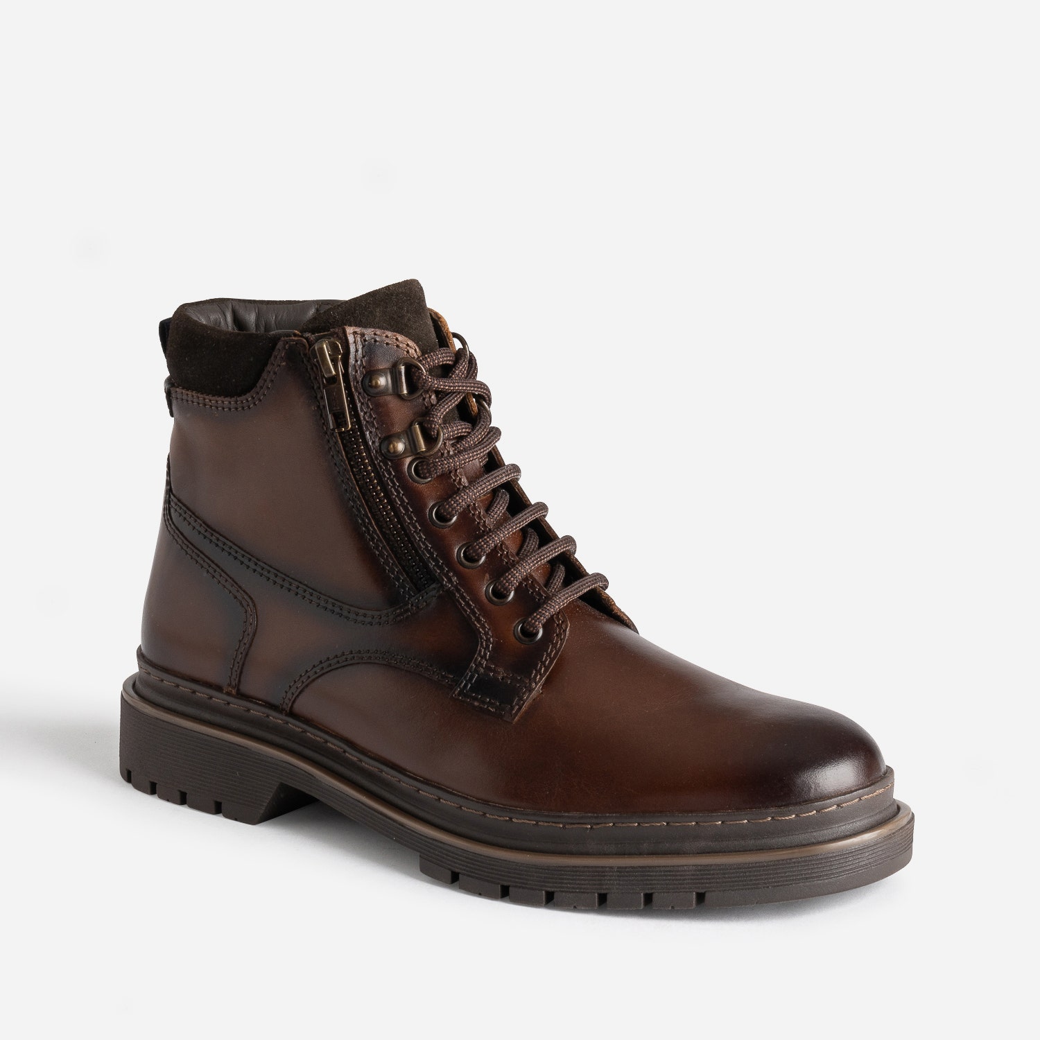 Boots à lacet marron en cuir semelle crantée