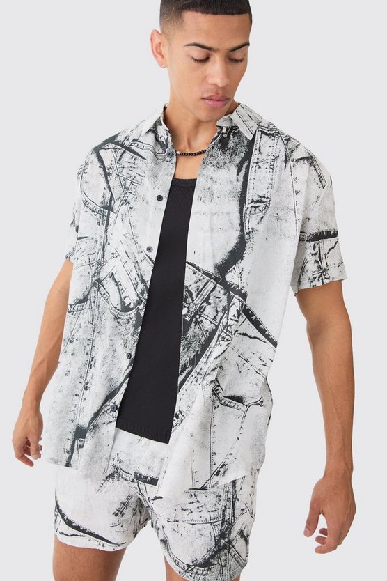 Oversize Viskose Cargo-Hemd und Shorts mit abstraktem Print