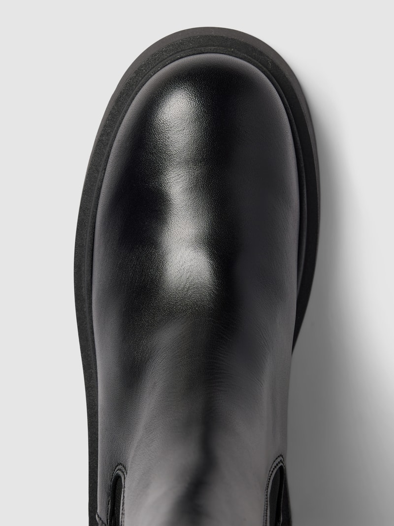 Chelsea Boots mit Plateausohle in schwarz