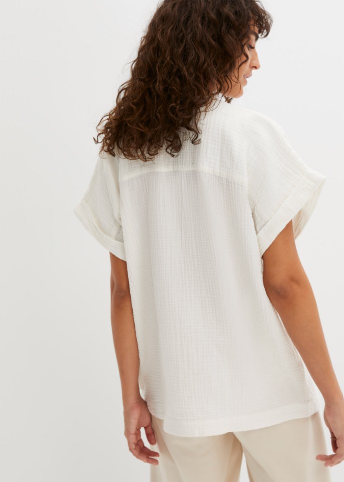 Musselin-Bluse mit Knopfleiste und Tasche