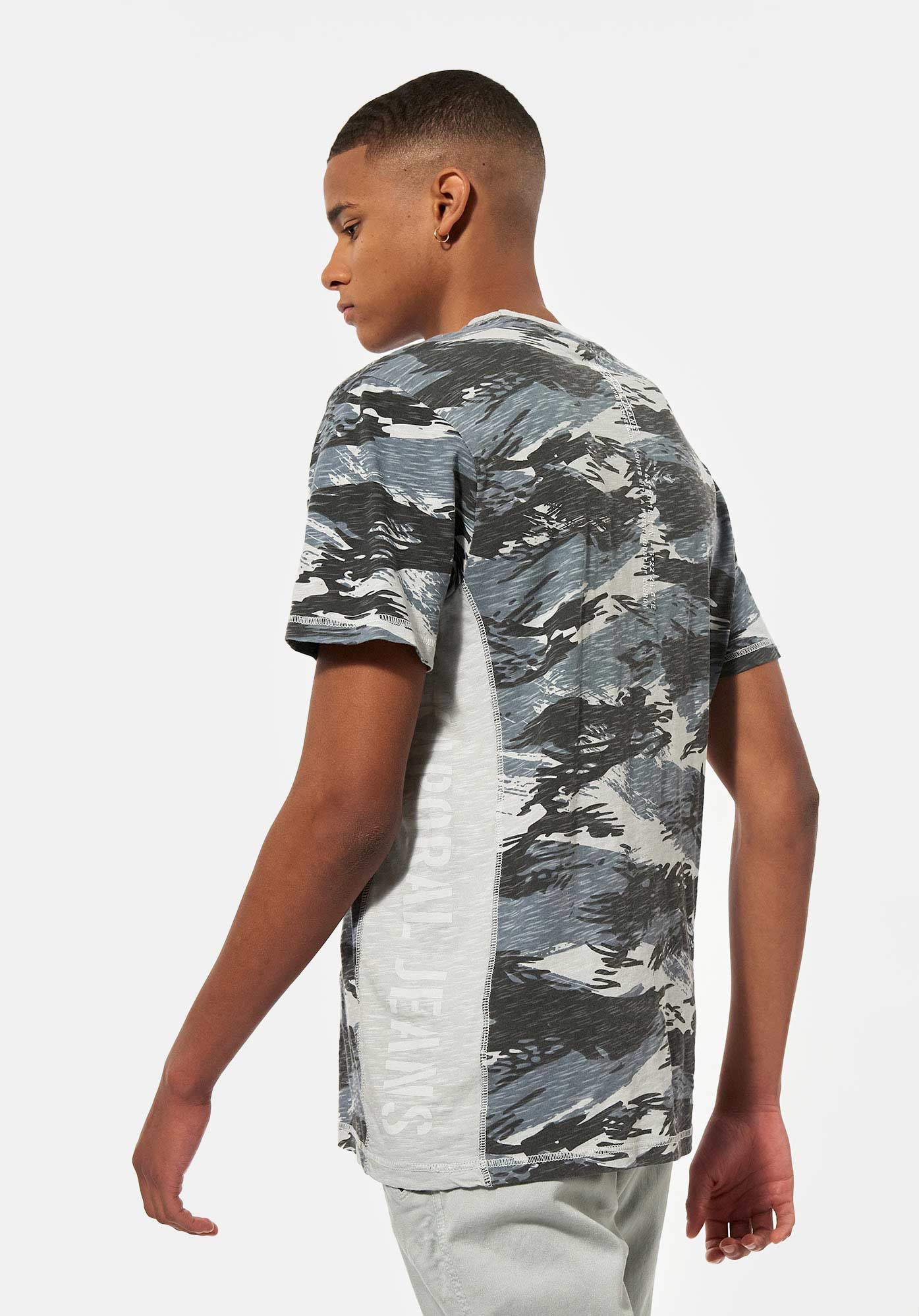 MAEL   T-shirt camouflage bleu Homme en 100% coton