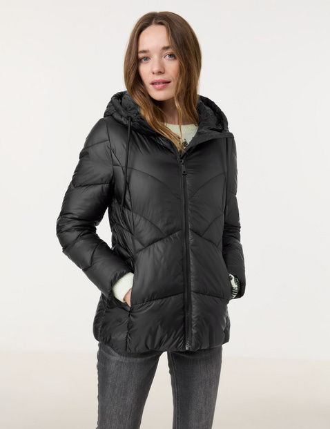 Taillierte Steppjacke mit Kapuze