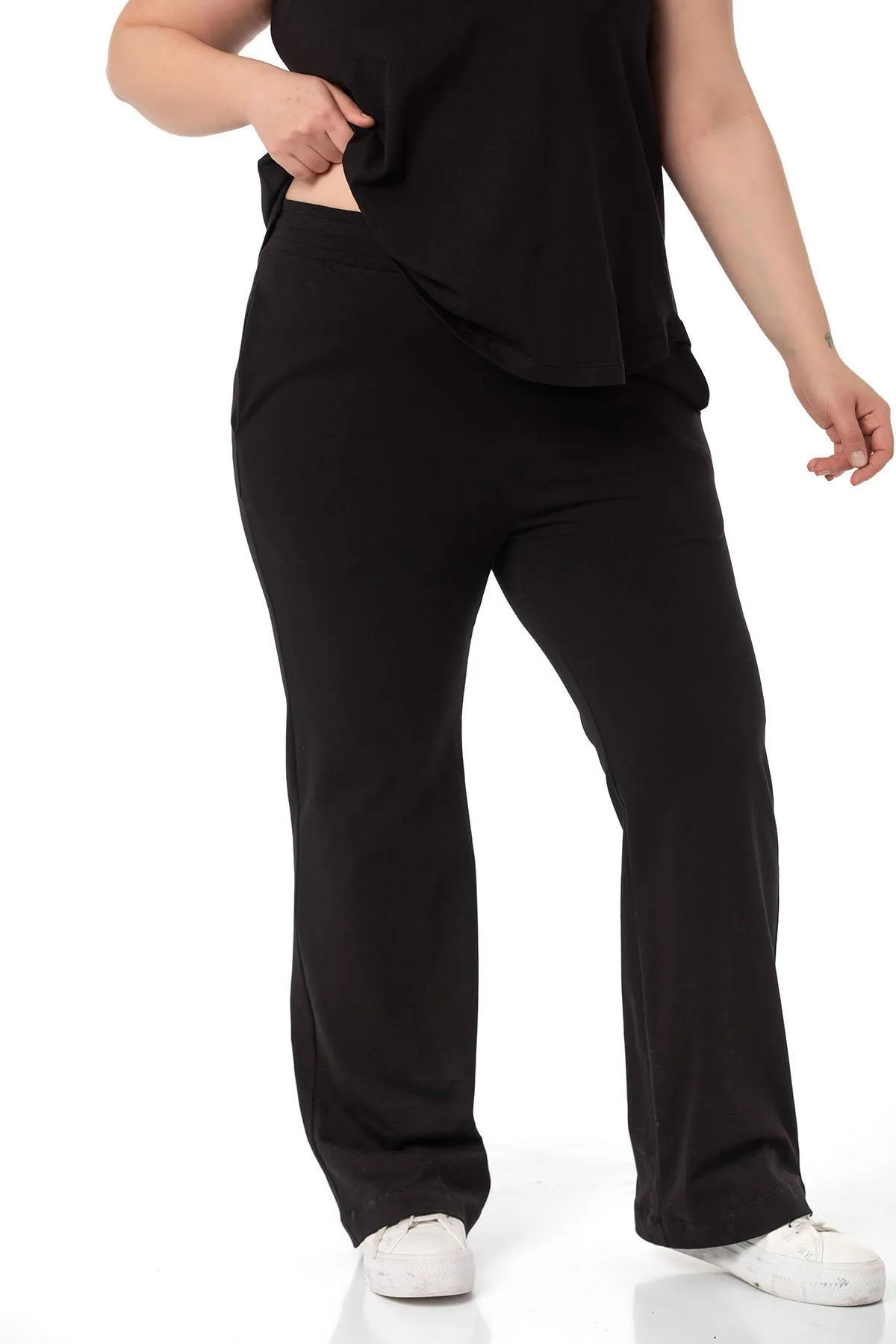 DISENTIS MODEST  Trainingsanzug-Set aus gekämmter Baumwolle in Schwarz in Übergröße