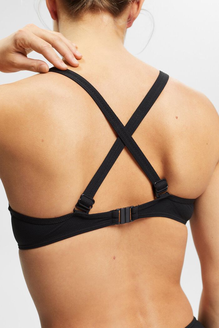 Strukturiertes Bikinioberteil mit Knotendetail