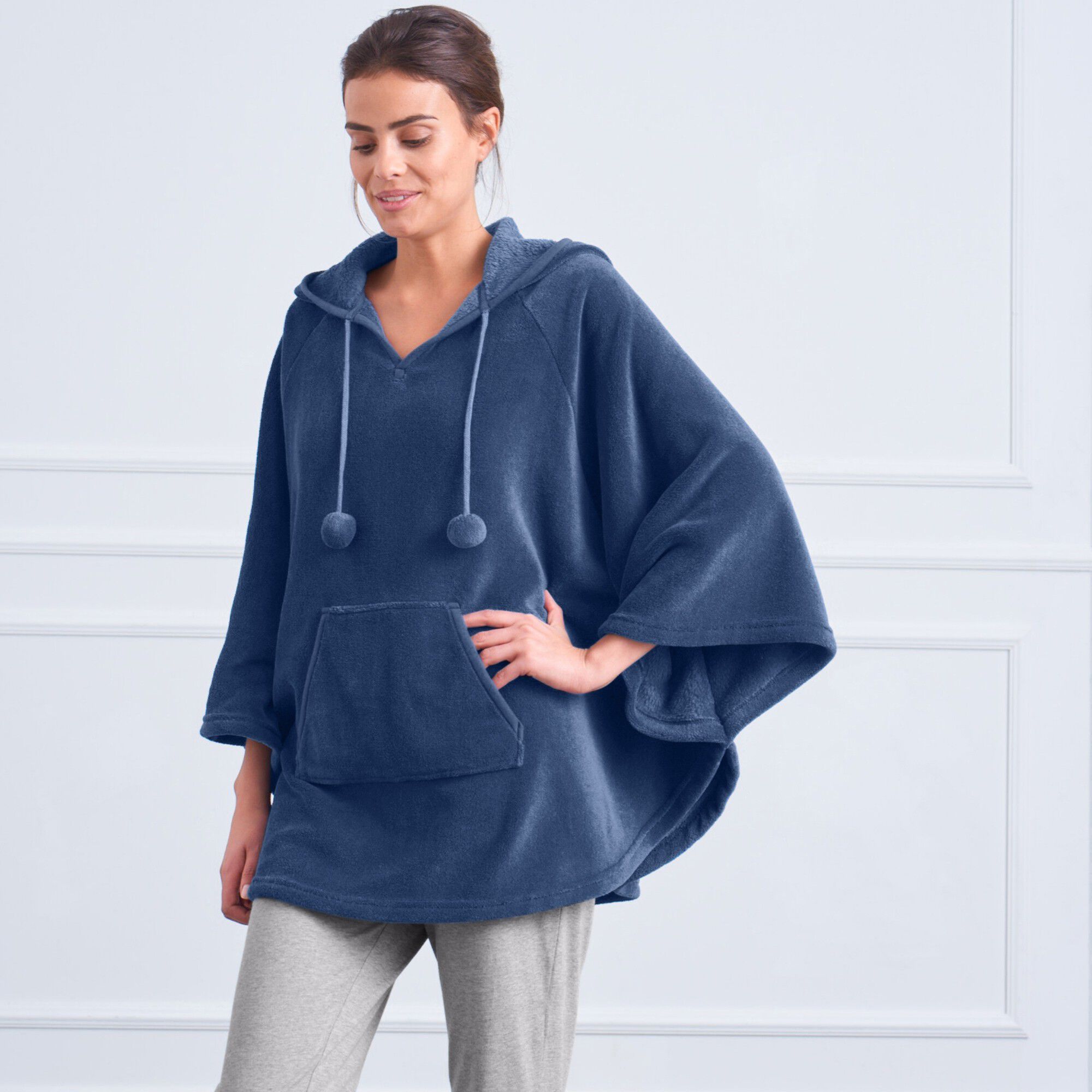 Poncho à capuche, maille polaire toucher peluche