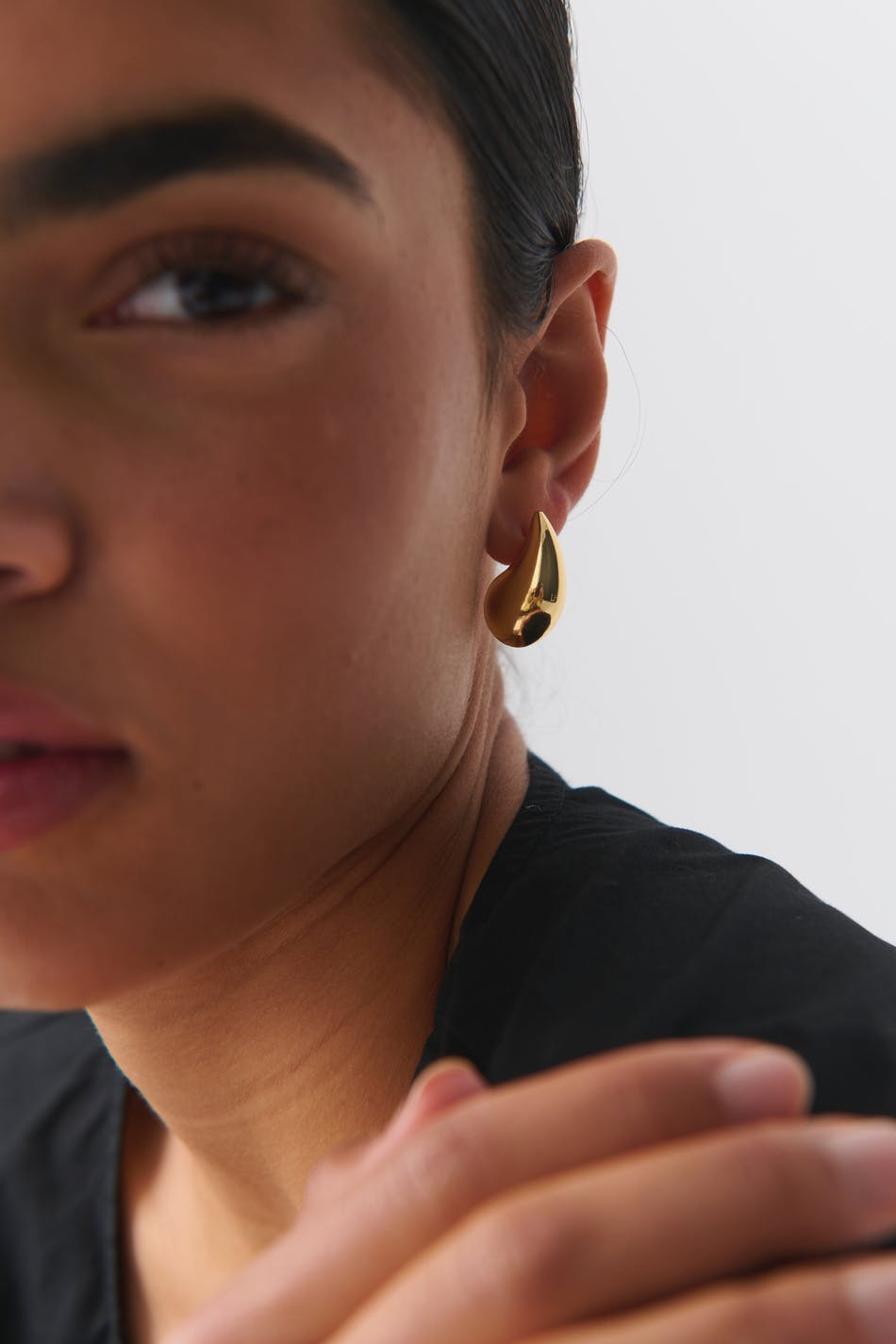 Mini drop earrings