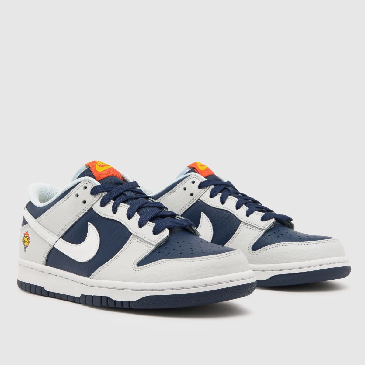 Nike marinblå och grå Dunk Low pojkar ungdomsskor