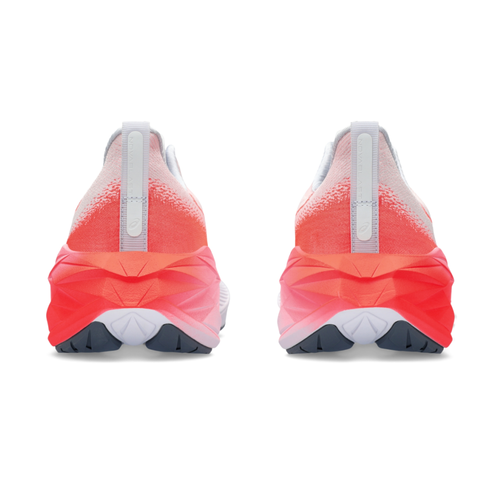 Asics Novablast 4 1011B845.100 / weiss