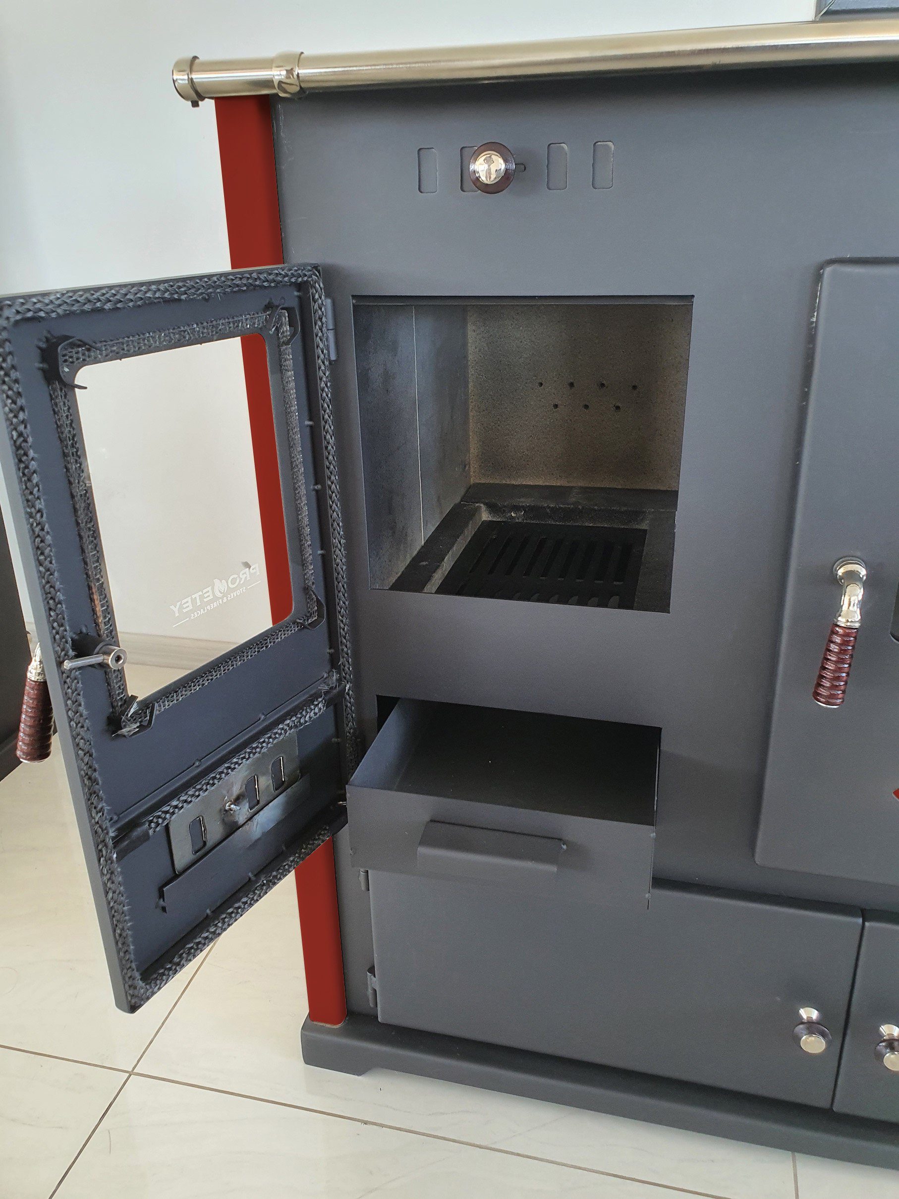 Prometey Kaminofen EEK A+ Kaminofen mit Backfach und Herdplatte Practik Lux Rot Holzofen, 9,50 kW, Zeitbrand, Küchenofen mit Backofen, Küchenherd mit Backfach