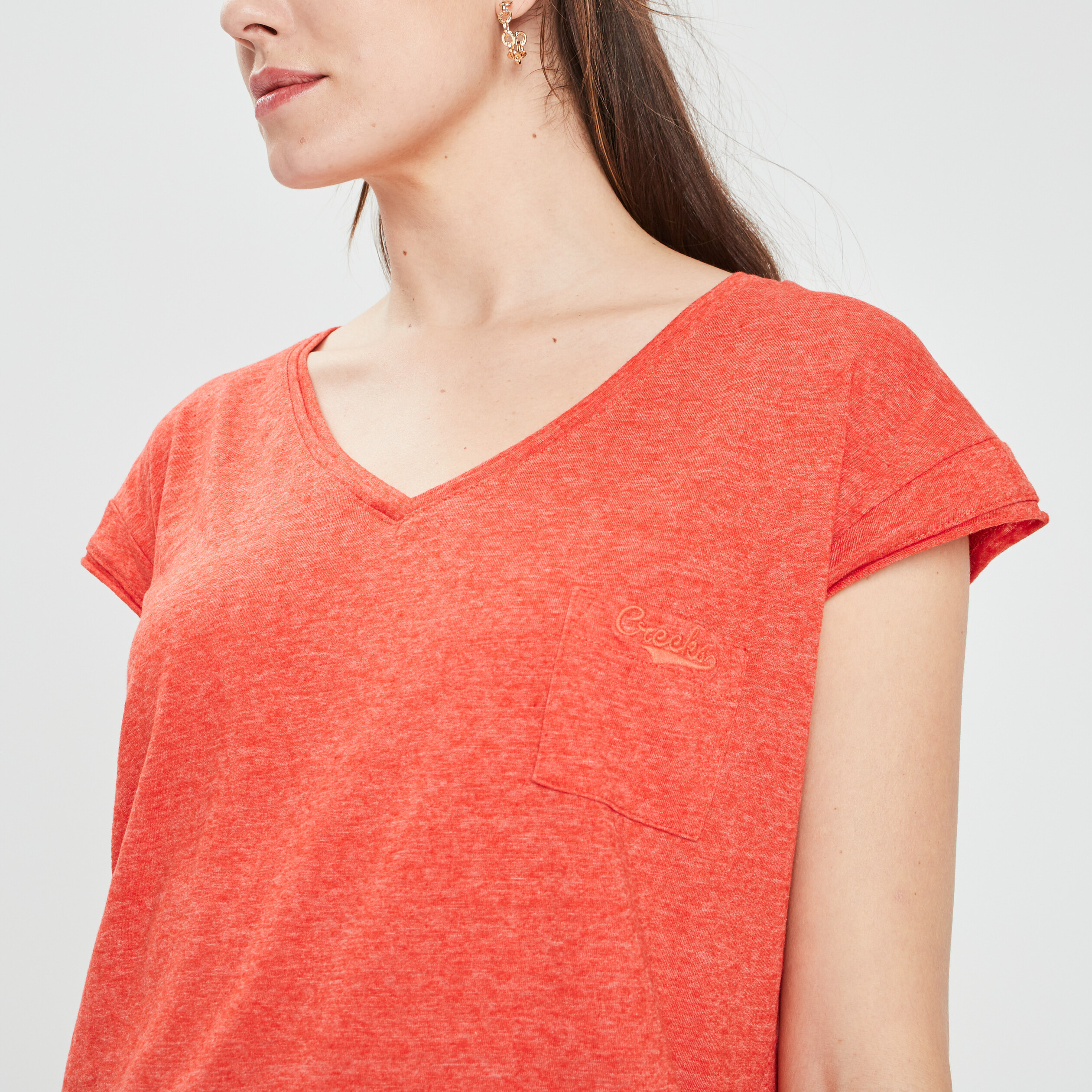 T-shirt col v poche poitrine Creeks rouge femme | La Halle