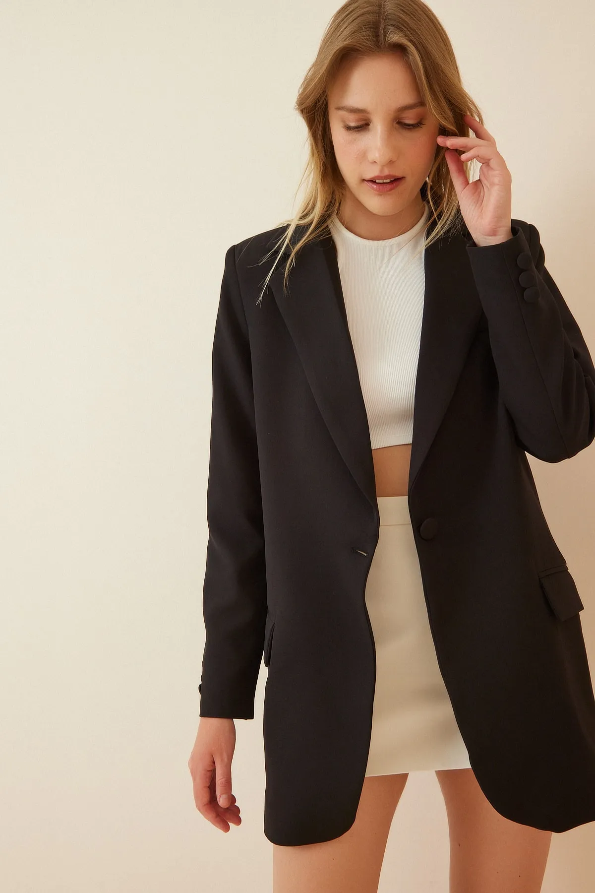 Happiness İstanbul  Schwarzer Oversize-Blazer mit Schalkragen für Damen, BP00116