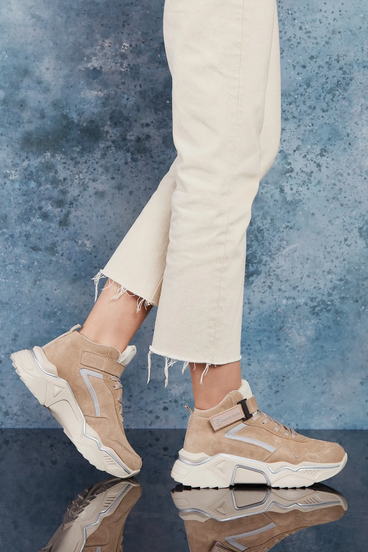 DARK SEER  Beigefarbener Damen-Sneaker