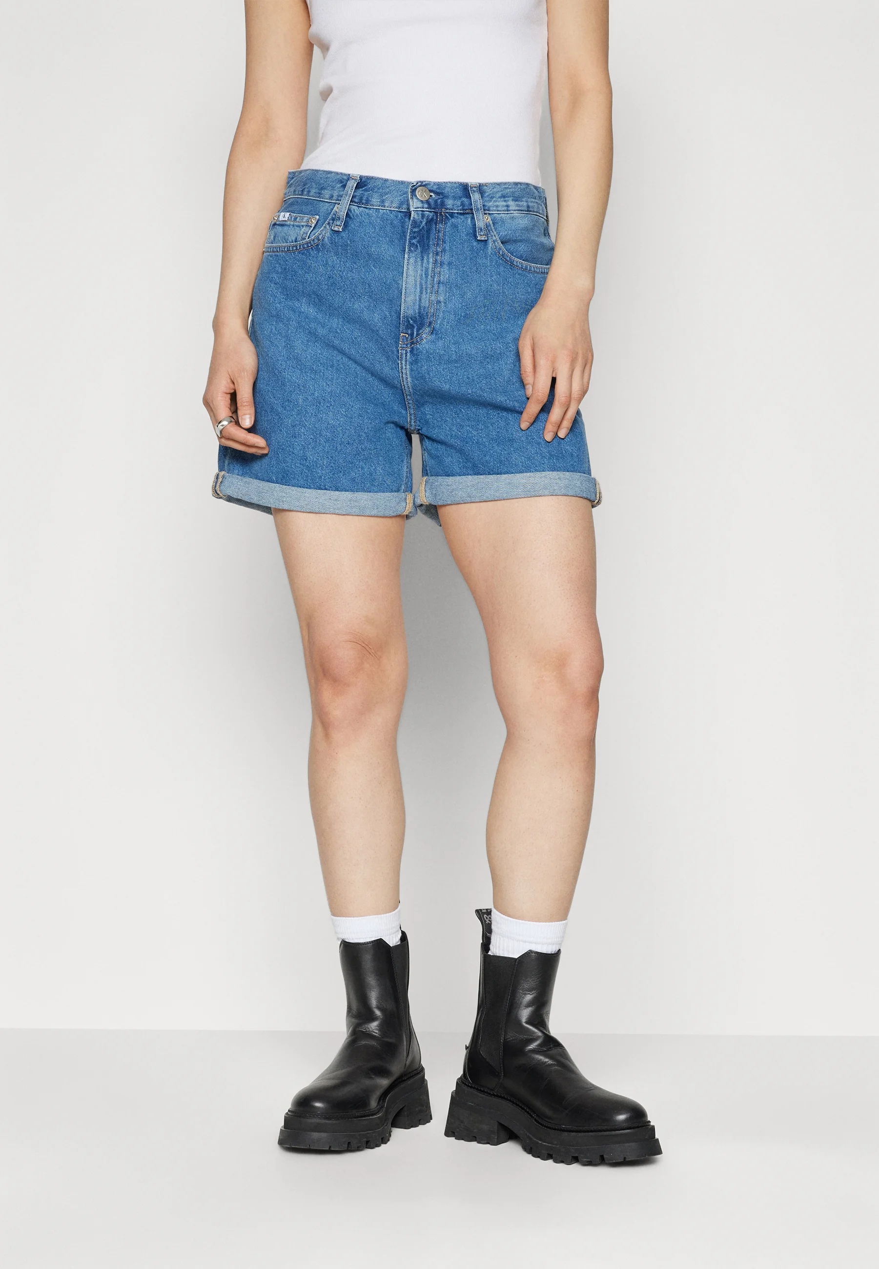 Calvin Klein Jeans MOM - Shorts vaqueros