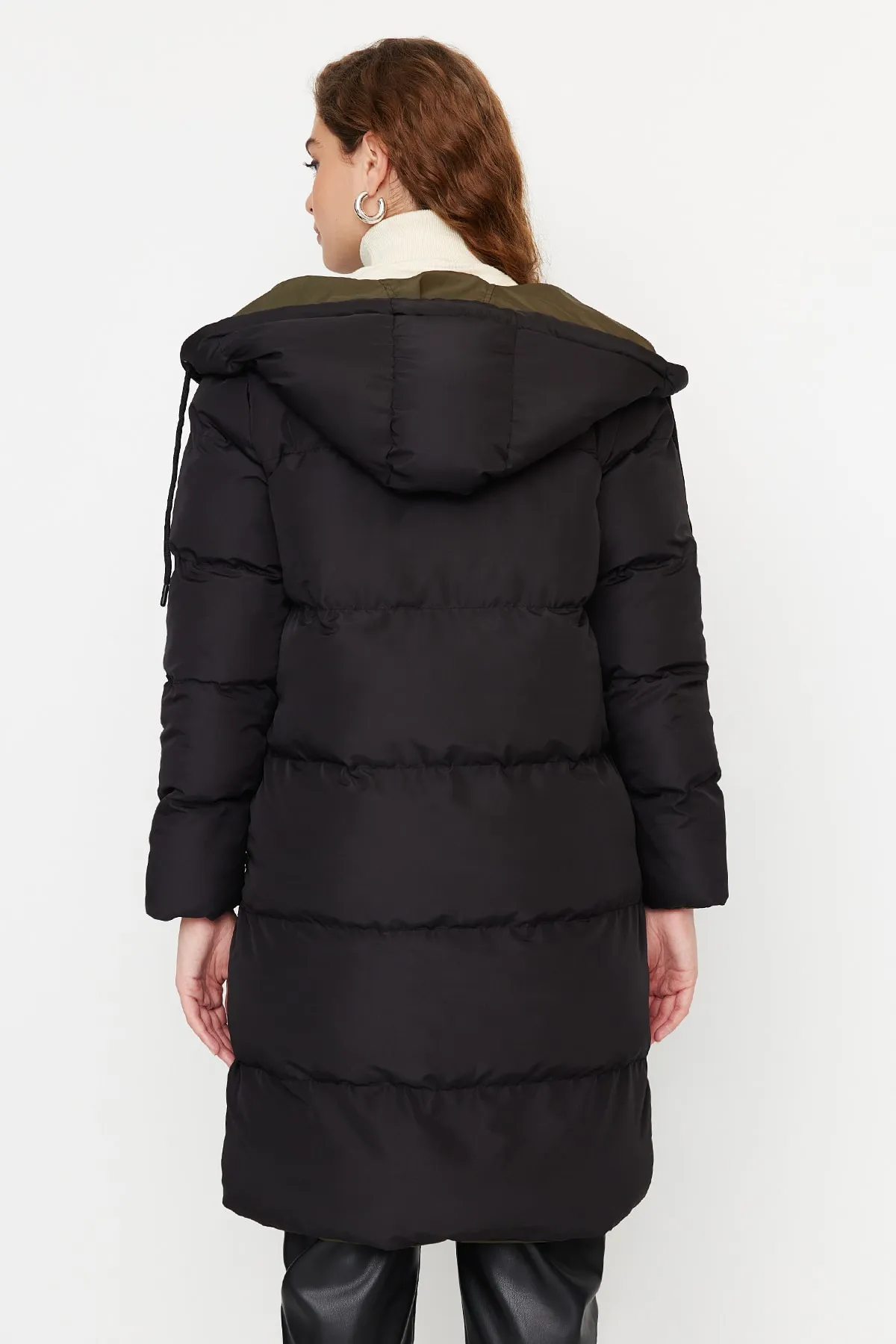 Trendyol Collection  Schwarz-khakifarbene, wendbare, wasserabweisende lange Pufferjacke mit Kapuze TWOAW23MO00052