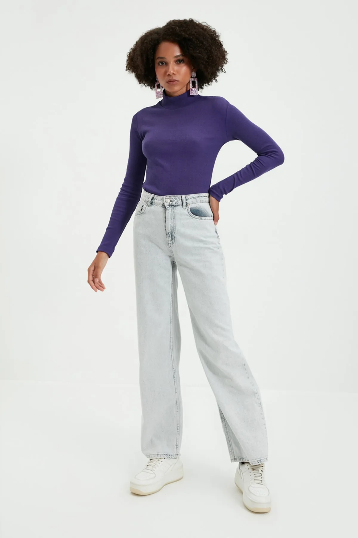 Trendyol Collection  Lila, taillierte, hochgeschlossene, langärmlige, gerippte, dehnbare Strickbluse TWOAW21BZ0423