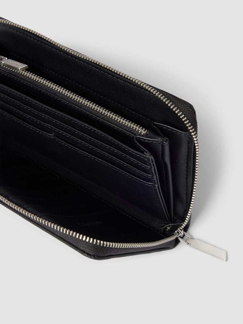 Portemonnaie mit Label-Detail Modell 'MUST' in schwarz