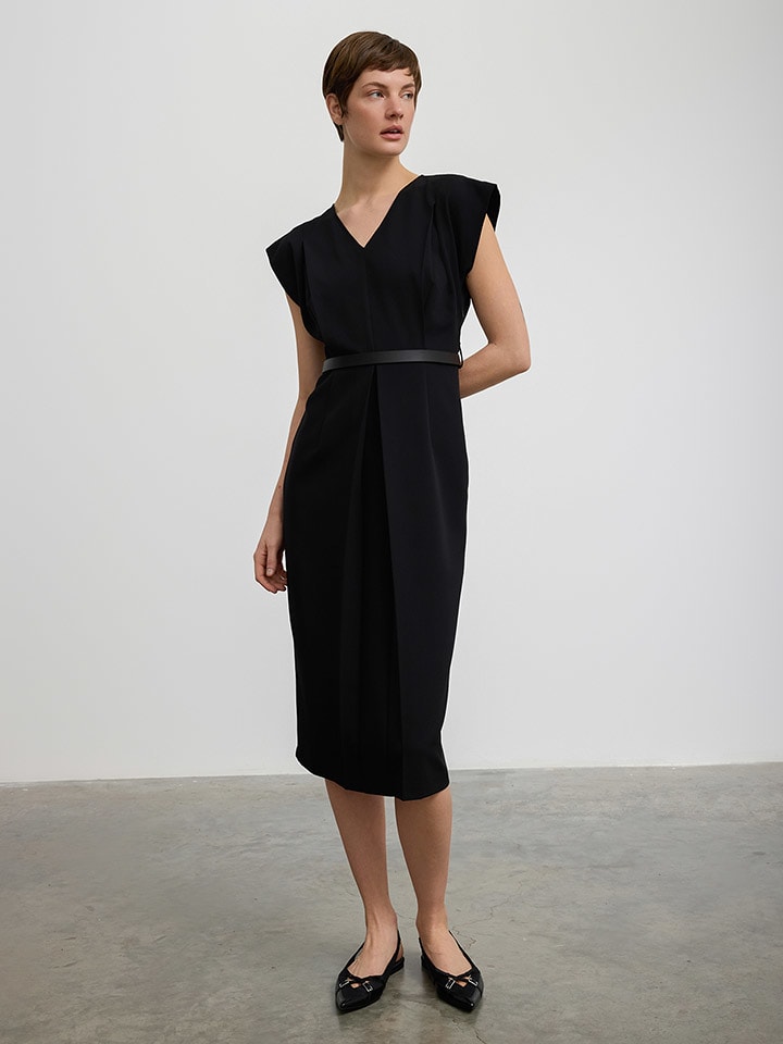 BGN Kleid in Schwarz günstig kaufen