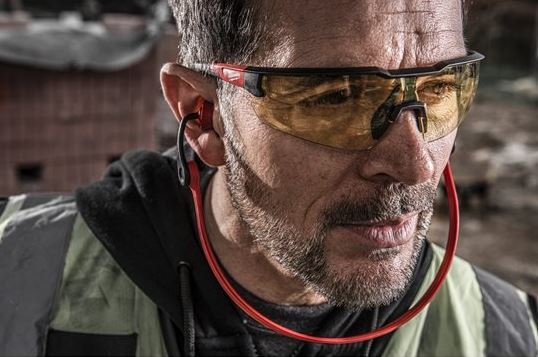 Milwaukee Zubehör 4932478927 Schutzbrille Gelb – Kratzfest & Antibeschlag – 1 Stück