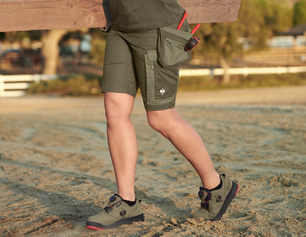 Short e.s.concrete light, Damen