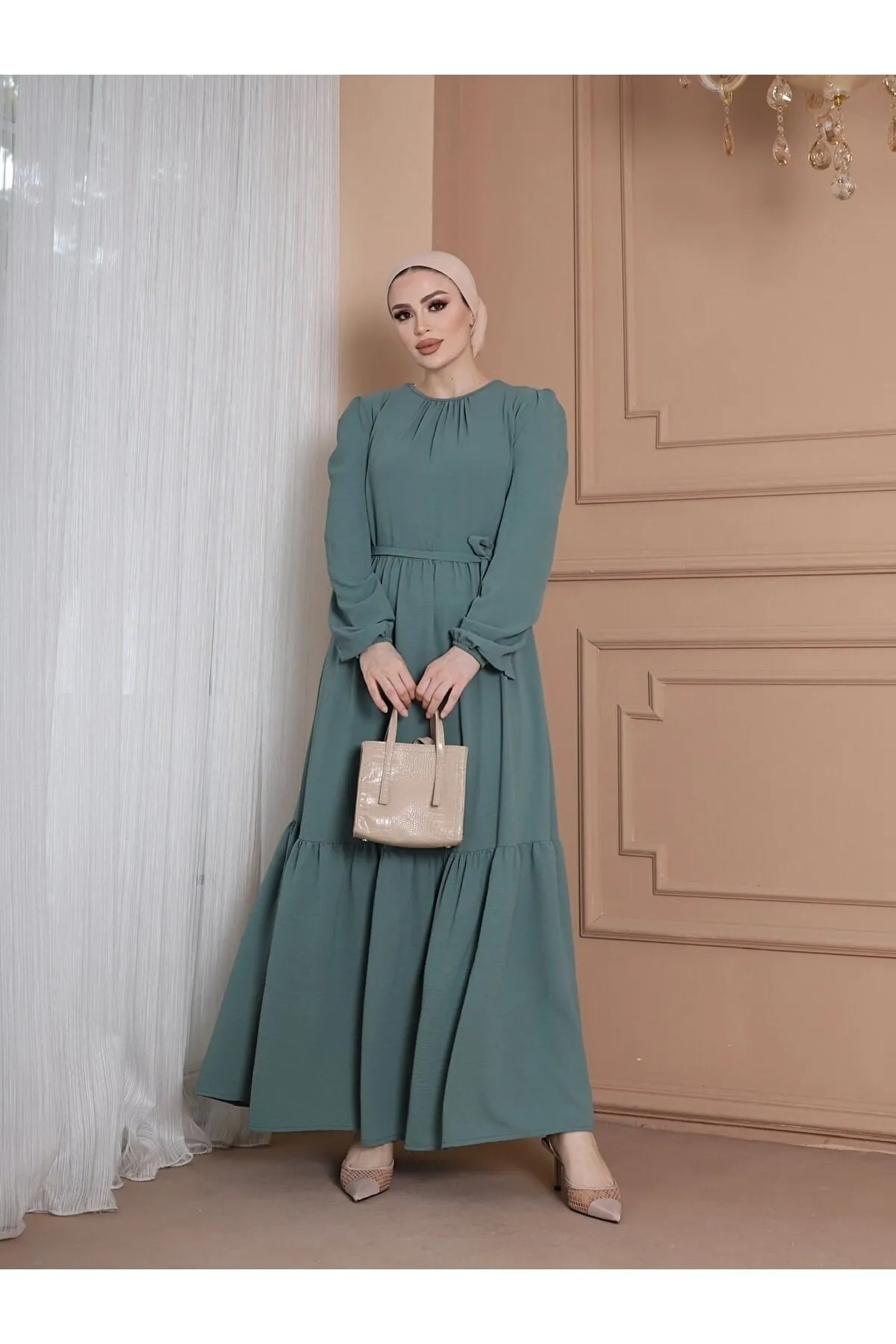 VOLT CLOTHİNG  Ayrobin Kleid mit Gürtel und Rüschendetail am Kragen