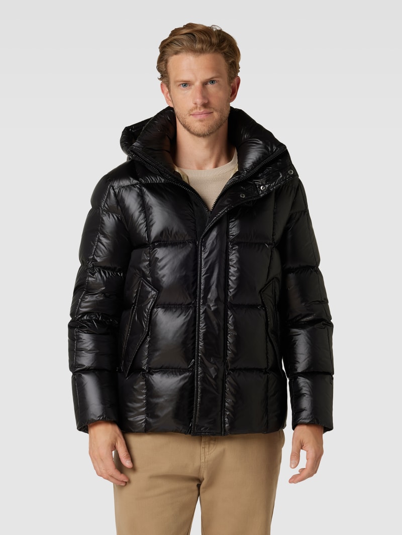 Daunenjacke in Stepp-Optik mit Label-Detail in schwarz