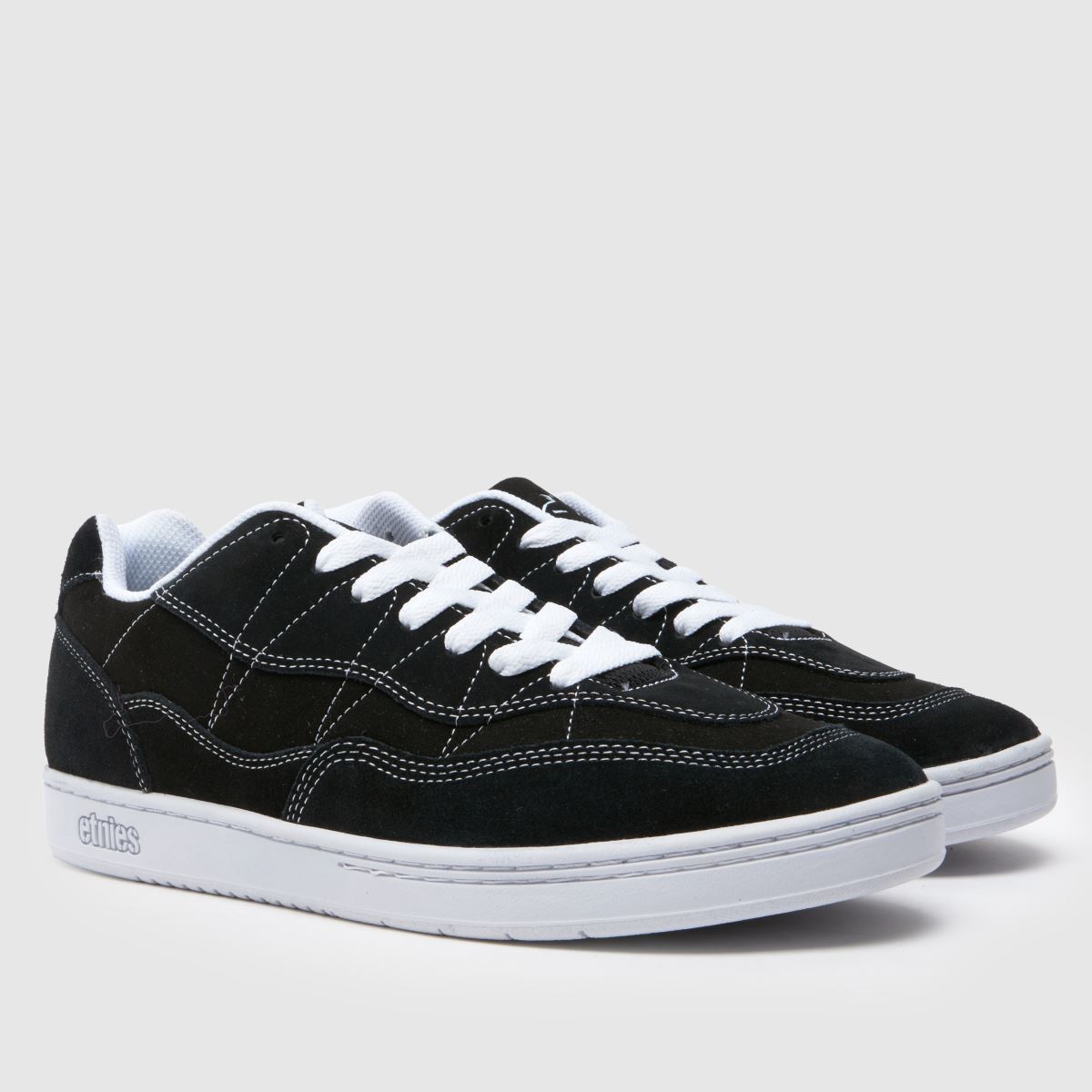 Etnies kígyószőrű cipők fekete-fehérben