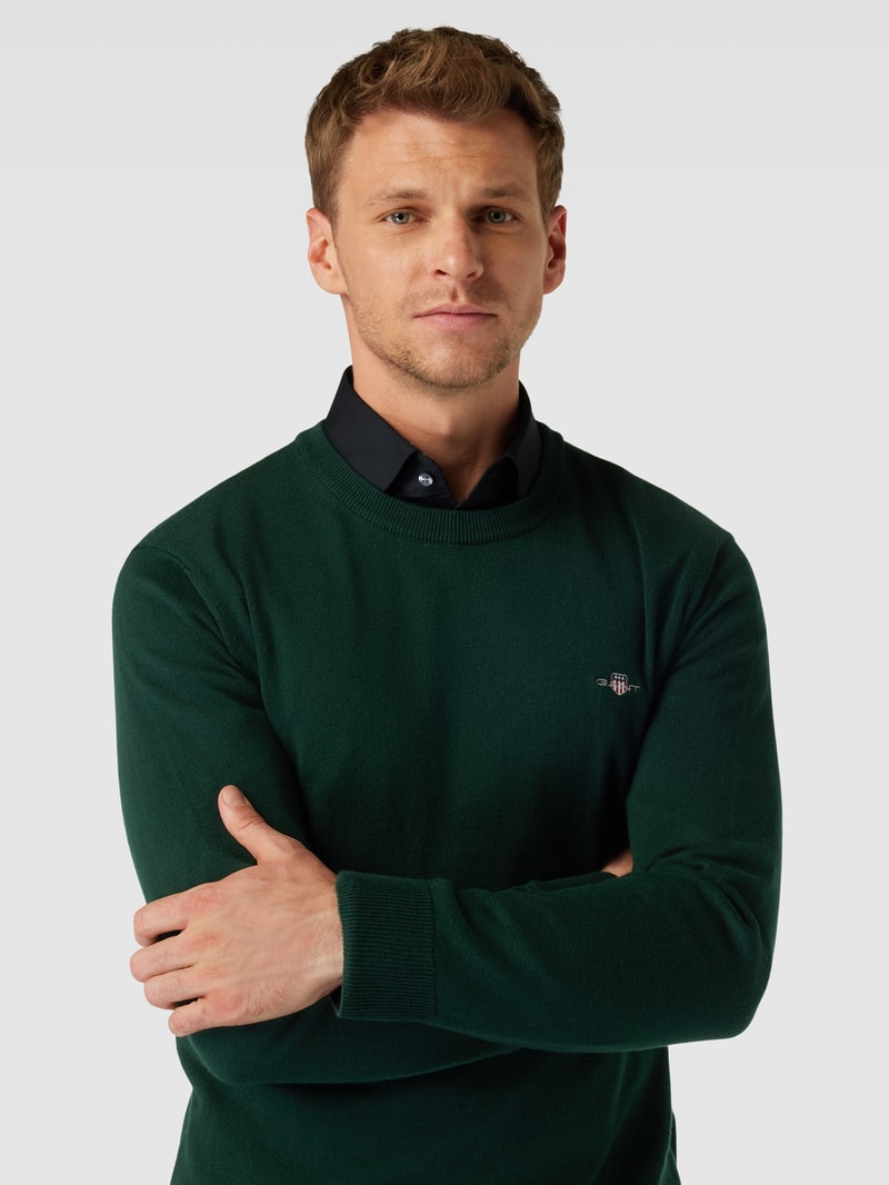 Strickpullover mit Rundhalsausschnitt und Label-Stitching in dunkelgrün