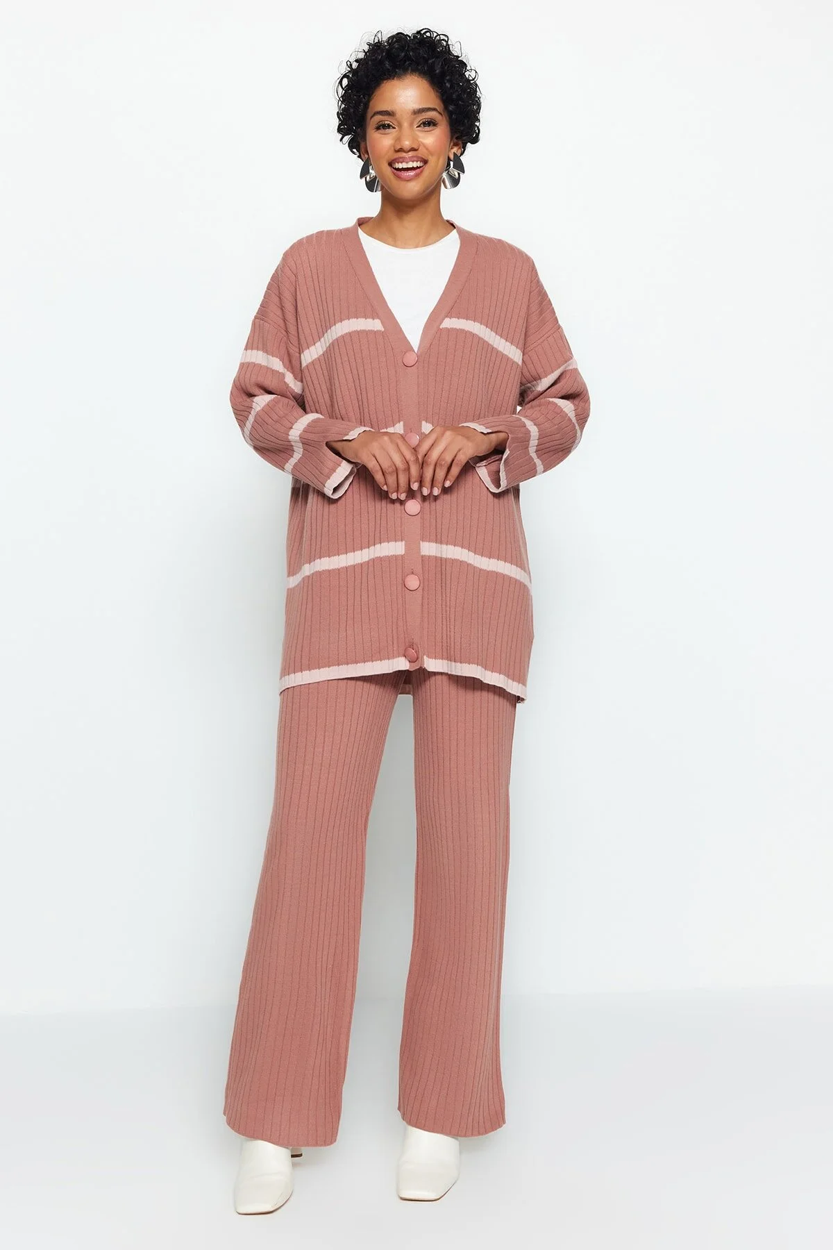 Trendyol Modest  Dried Rose Roving-Strickjacke-Hose-Bottom-Top-Set TCTAW24US00033