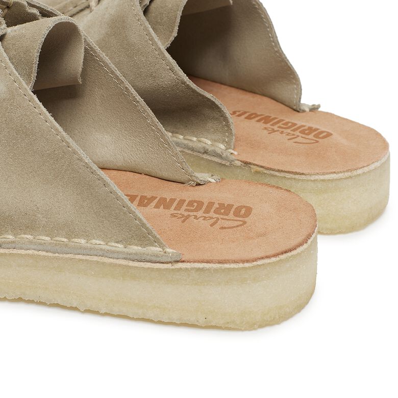Clarks Desert Nomad Mule pale grey suede