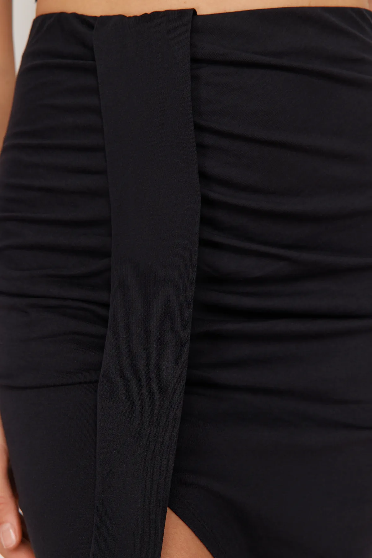 Trendyol Collection  Schwarzes, tailliertes, gestricktes, drapiertes Blusenrock-Set aus 100 % Baumwolle TBESS24AU00039