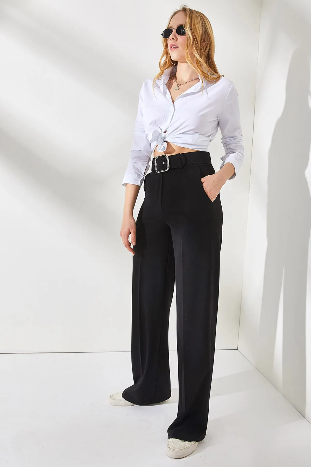 Olalook  Schwarze Palazzo-Hose aus Scuba-Krepp für Damen mit Metallschnalle und Gürtel, PNT-19000208