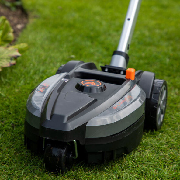 iFlex Mulchrasenmäher + Rasentrimmer-Aufsatz, 12 V
