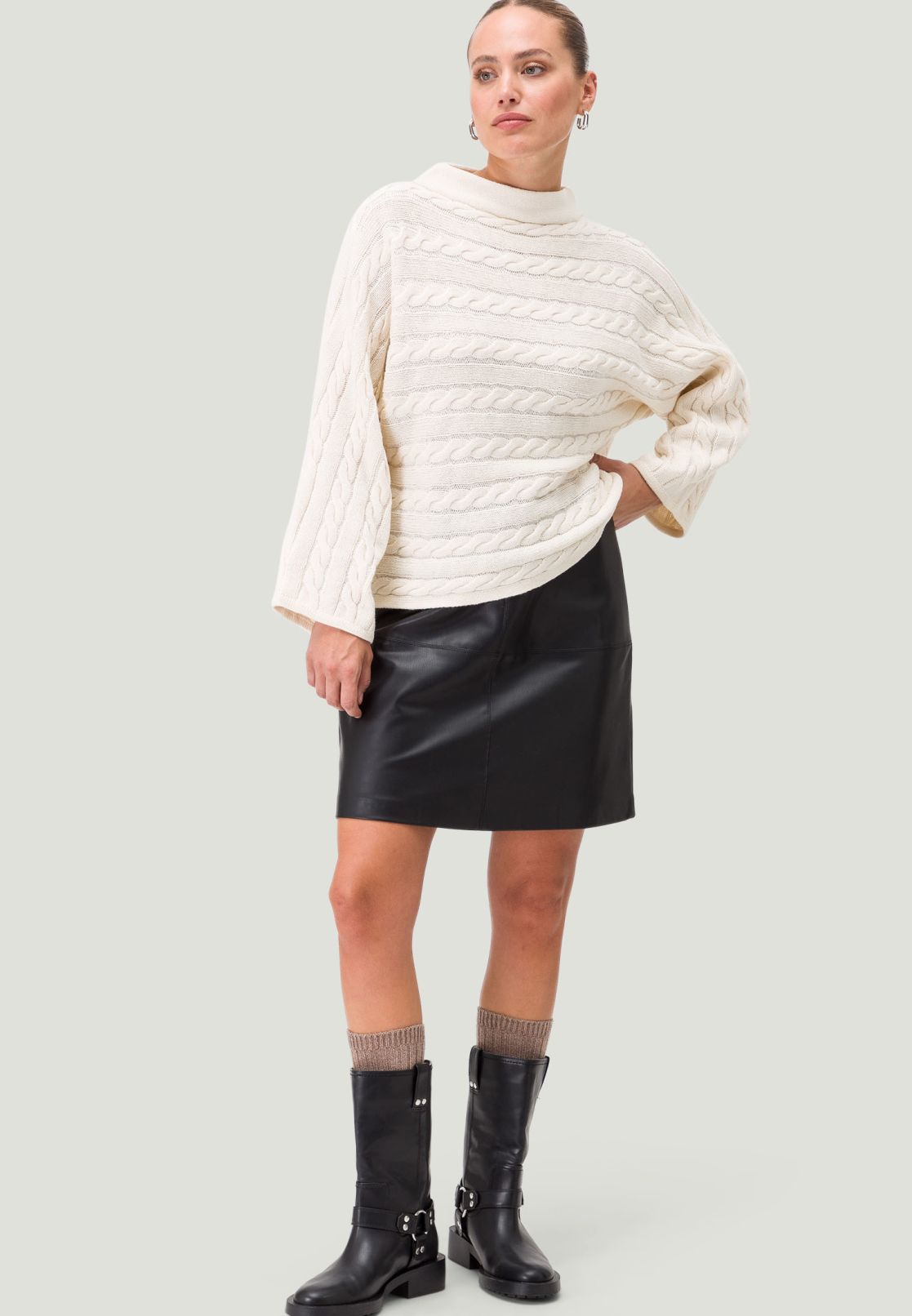 Strickpullover mit Trompetenärmeln