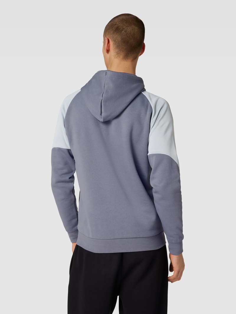 Hoodie mit Känguru-Tasche Modell 'PUMATECH Hoodie FL' in mittelgrau