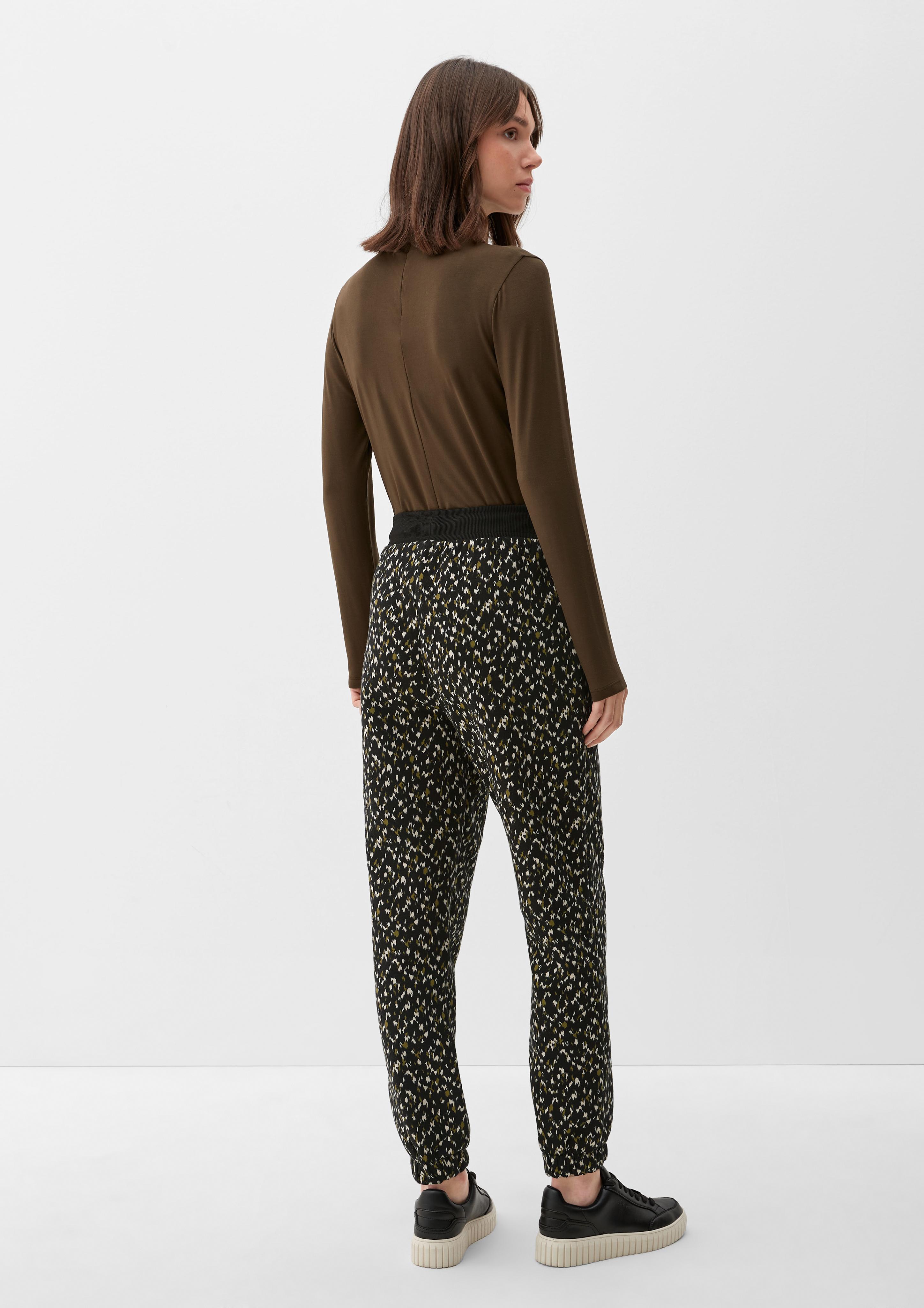 Sweatpants mit Allovermuster  2122568-99A2