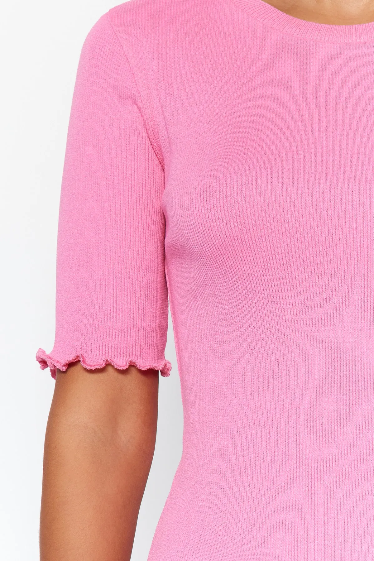 Trendyol Collection  Rosafarbene, gerippte, taillierte, dehnbare Strickbluse mit Rundhalsausschnitt TWOSS23BZ00025