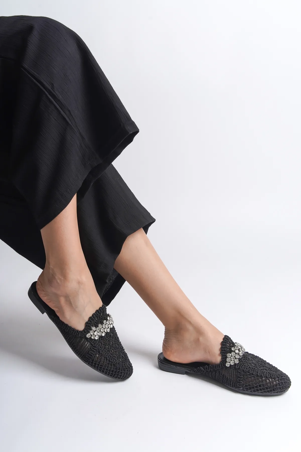 Capone Outfitters  Gestrickte Strickwaren Stoned Closed Toe Damen Hausschuhe
